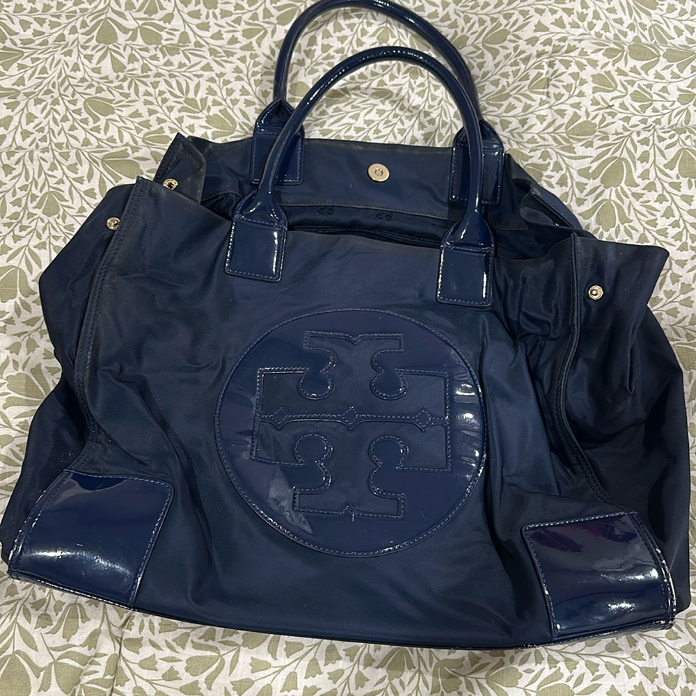 Navy Tory Burch purse